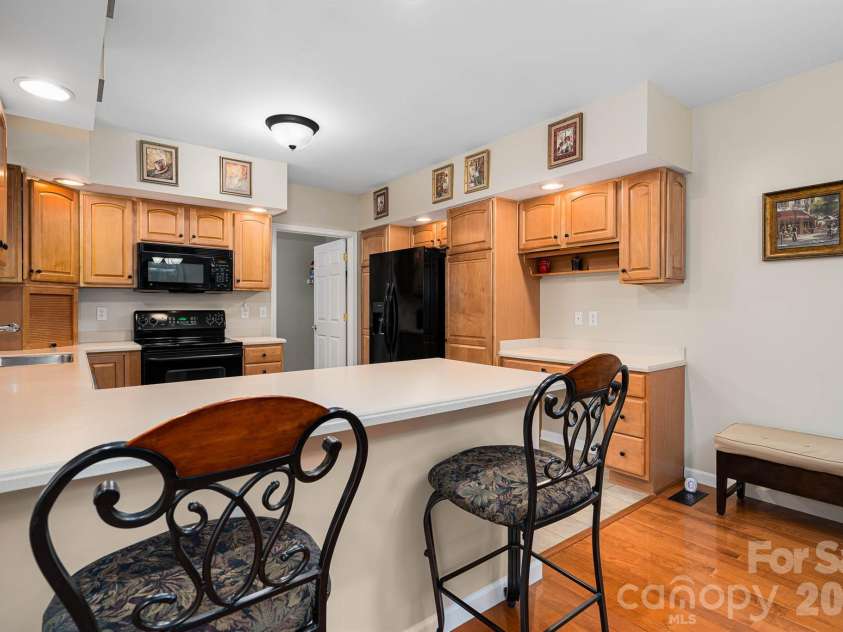 1697 Windswept Ridge, Marshall, NC 28753.  MLS# CAR4395499, YatesRealty ID 33423. 