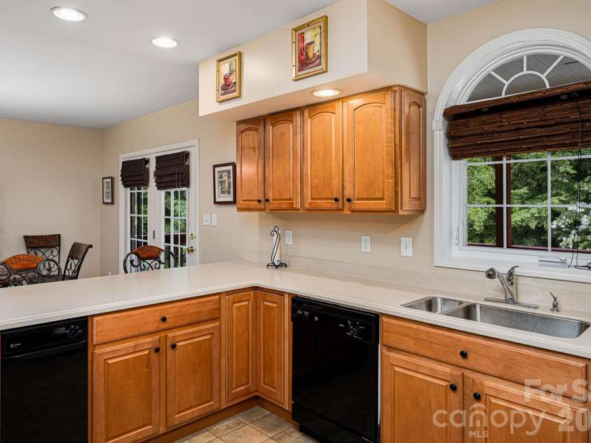 1697 Windswept Ridge, Marshall, NC 28753.  MLS# CAR4395499, YatesRealty ID 33423. 