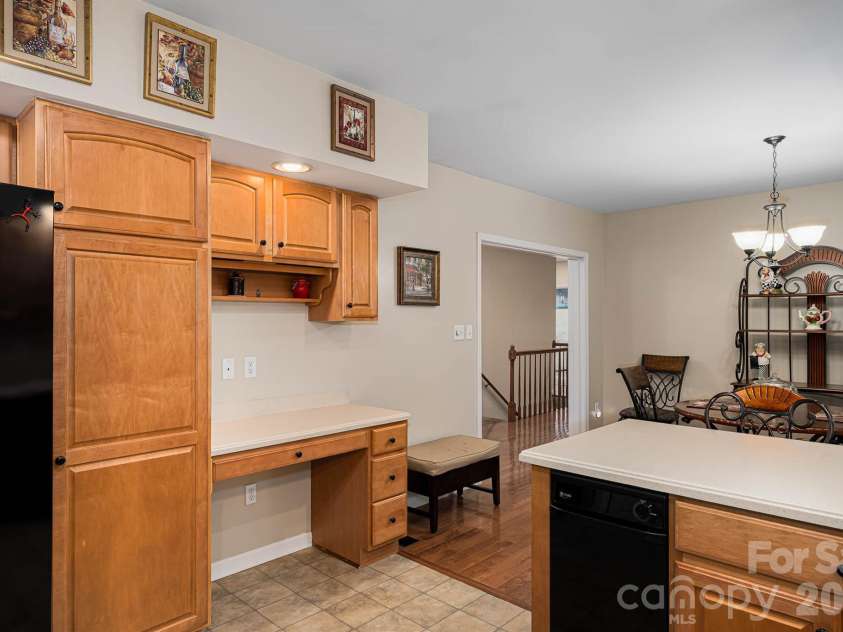 1697 Windswept Ridge, Marshall, NC 28753.  MLS# CAR4395499, YatesRealty ID 33423. 