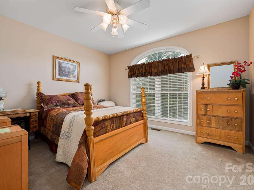 1697 Windswept Ridge, Marshall, NC 28753.  MLS# CAR4395499, YatesRealty ID 33423. 