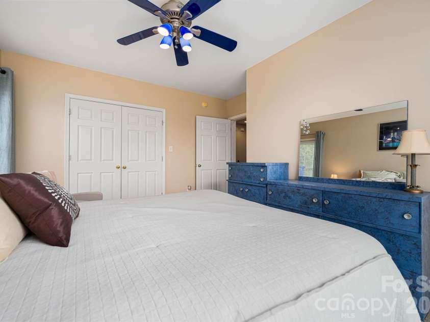 1697 Windswept Ridge, Marshall, NC 28753.  MLS# CAR4395499, YatesRealty ID 33423. 