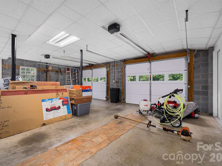 1697 Windswept Ridge, Marshall, NC 28753.  MLS# CAR4395499, YatesRealty ID 33423. 