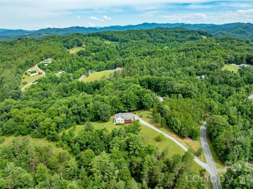 1697 Windswept Ridge, Marshall, NC 28753.  MLS# CAR4395499, YatesRealty ID 33423. 