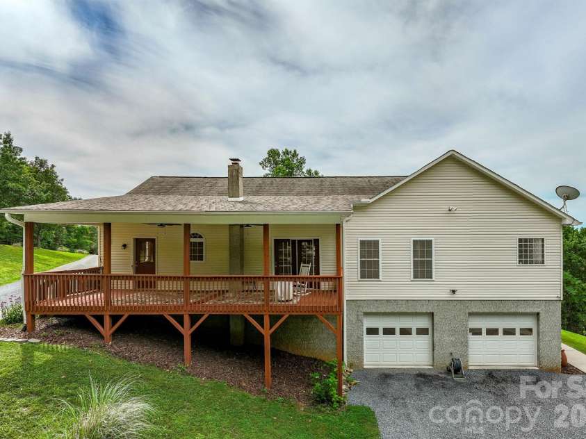 1697 Windswept Ridge, Marshall, NC 28753.  MLS# CAR4395499, YatesRealty ID 33423. 