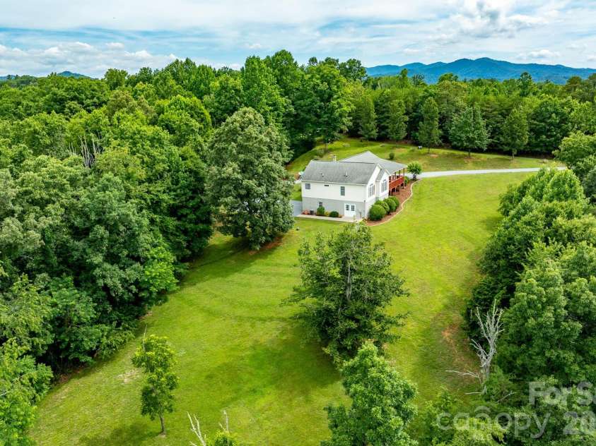 1697 Windswept Ridge, Marshall, NC 28753.  MLS# CAR4395499, YatesRealty ID 33423. 