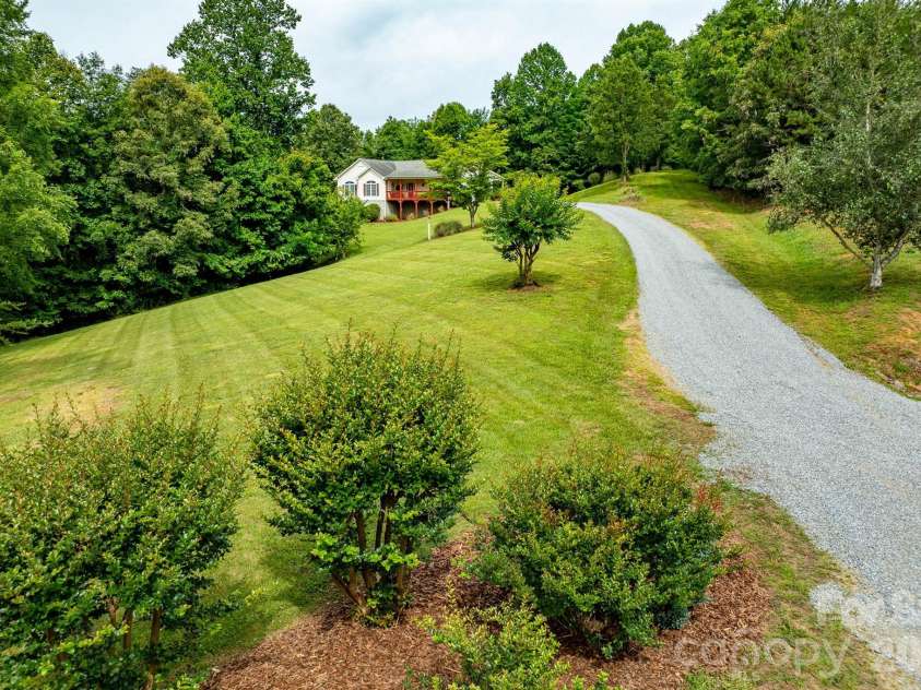1697 Windswept Ridge, Marshall, NC 28753.  MLS# CAR4395499, YatesRealty ID 33423. 