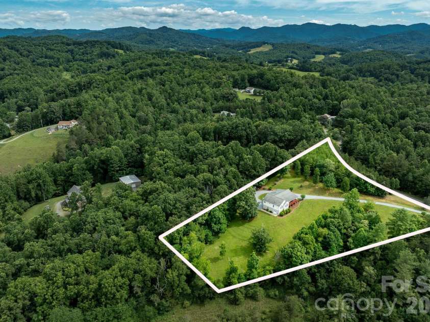 1697 Windswept Ridge, Marshall, NC 28753.  MLS# CAR4395499, YatesRealty ID 33423. 