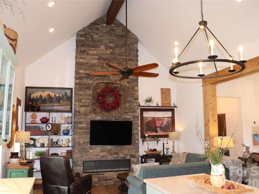 119 Hill Street, Granite Falls, NC 28630.  MLS# CAR4394620, YatesRealty ID 33424. 