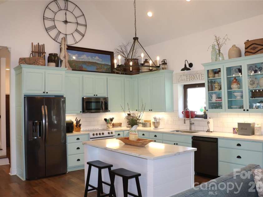 119 Hill Street, Granite Falls, NC 28630.  MLS# CAR4394620, YatesRealty ID 33424. 