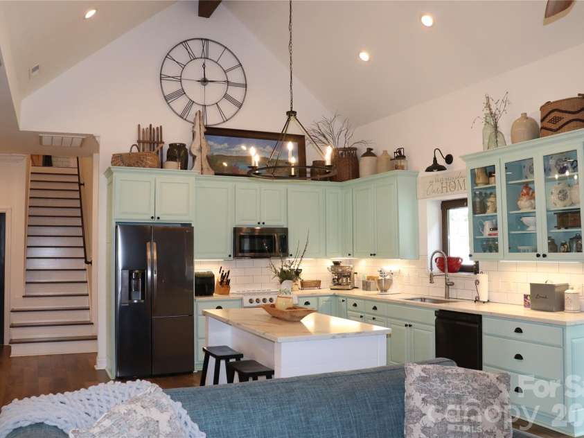 119 Hill Street, Granite Falls, NC 28630.  MLS# CAR4394620, YatesRealty ID 33424. 