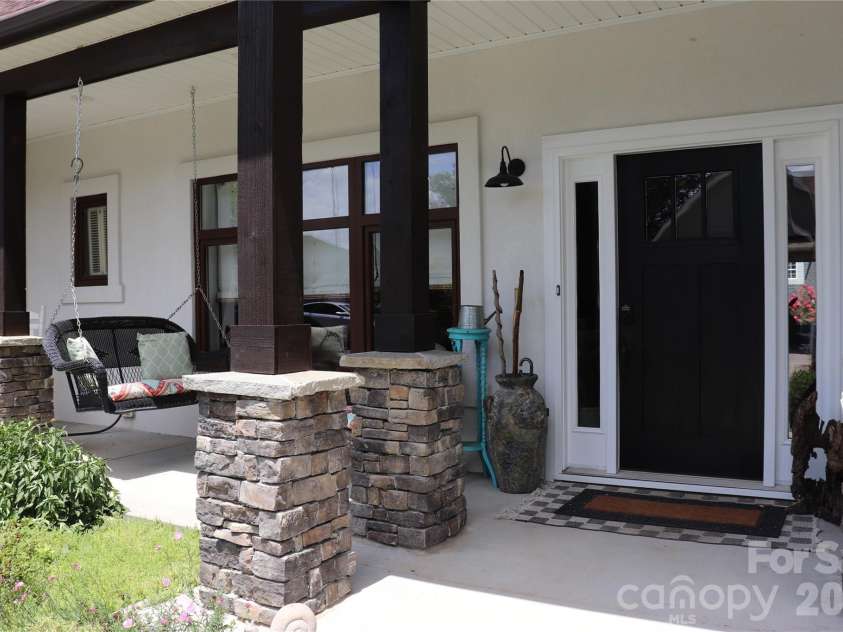 119 Hill Street, Granite Falls, NC 28630.  MLS# CAR4394620, YatesRealty ID 33424. 