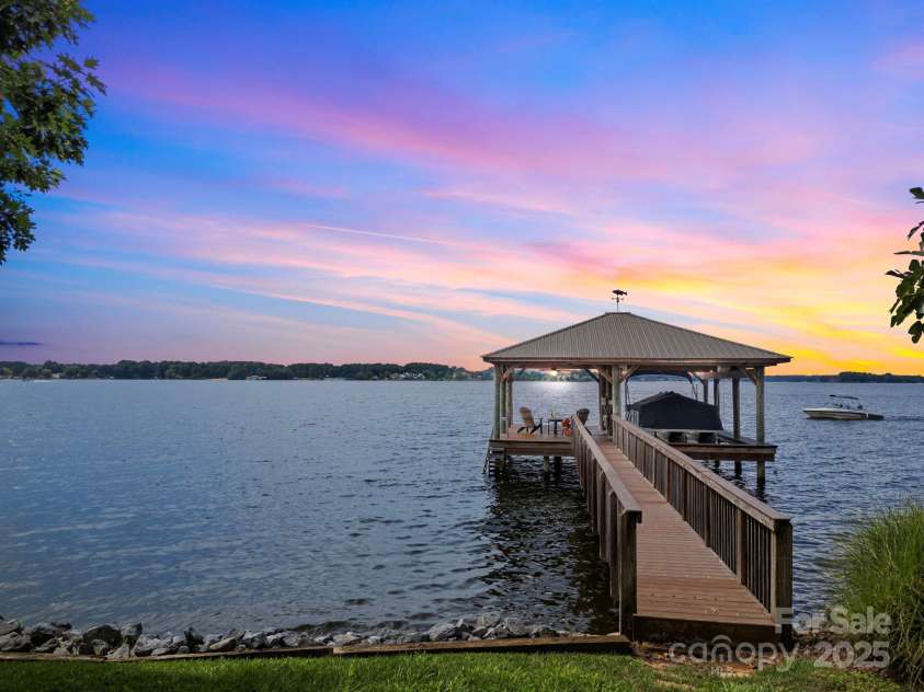 19029 Brigadoon Place, Cornelius, NC 28031.  MLS# CAR4291126, YatesRealty ID 33424. 