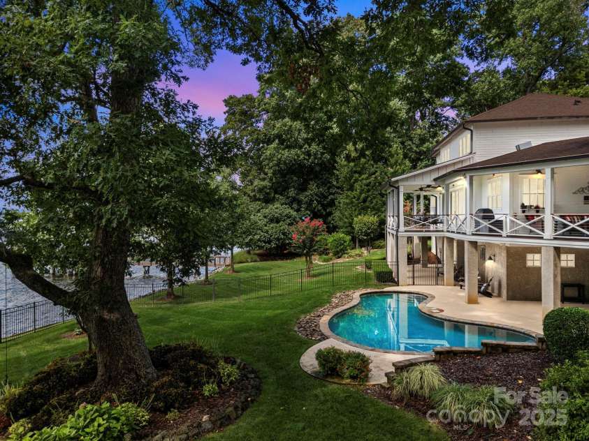 19029 Brigadoon Place, Cornelius, NC 28031.  MLS# CAR4291126, YatesRealty ID 33424. 