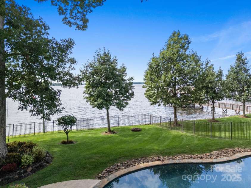 19029 Brigadoon Place, Cornelius, NC 28031.  MLS# CAR4291126, YatesRealty ID 33424. 