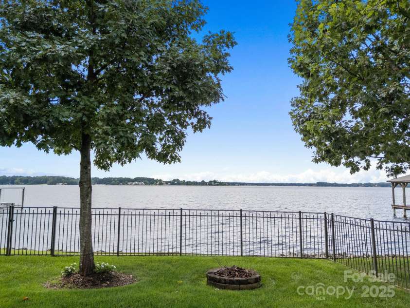 19029 Brigadoon Place, Cornelius, NC 28031.  MLS# CAR4291126, YatesRealty ID 33424. 