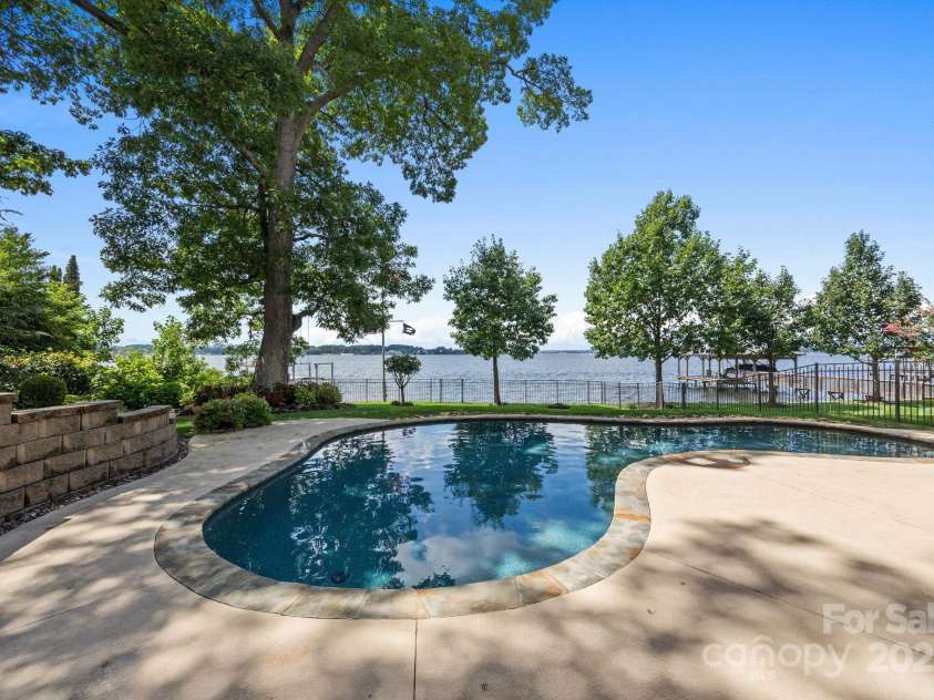 19029 Brigadoon Place, Cornelius, NC 28031.  MLS# CAR4291126, YatesRealty ID 33424. 