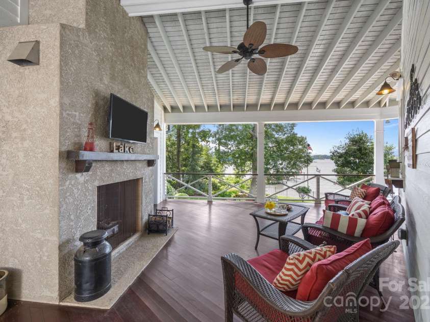 19029 Brigadoon Place, Cornelius, NC 28031.  MLS# CAR4291126, YatesRealty ID 33424. 