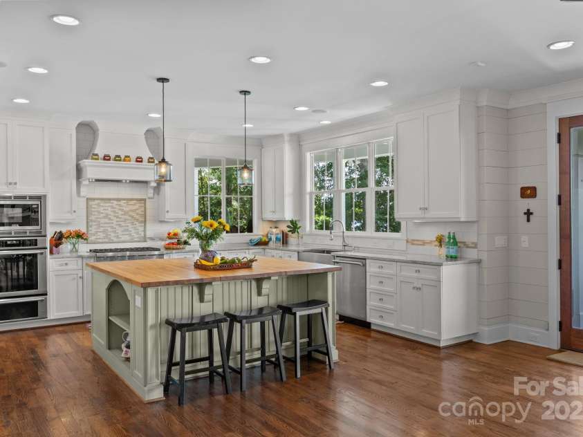 19029 Brigadoon Place, Cornelius, NC 28031.  MLS# CAR4291126, YatesRealty ID 33424. 