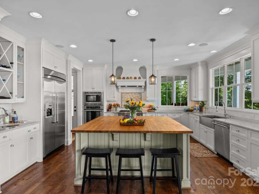 19029 Brigadoon Place, Cornelius, NC 28031.  MLS# CAR4291126, YatesRealty ID 33424. 