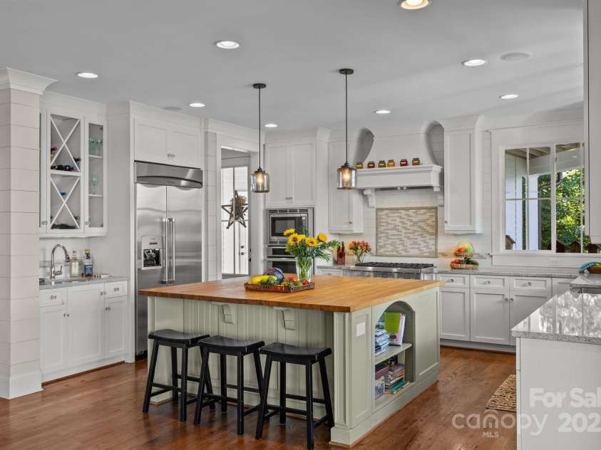 19029 Brigadoon Place, Cornelius, NC 28031.  MLS# CAR4291126, YatesRealty ID 33424. 