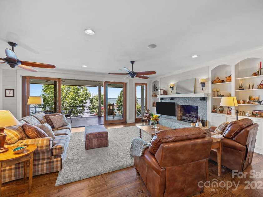 19029 Brigadoon Place, Cornelius, NC 28031.  MLS# CAR4291126, YatesRealty ID 33424. 