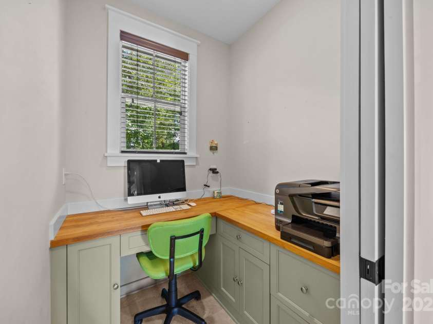 19029 Brigadoon Place, Cornelius, NC 28031.  MLS# CAR4291126, YatesRealty ID 33424. 