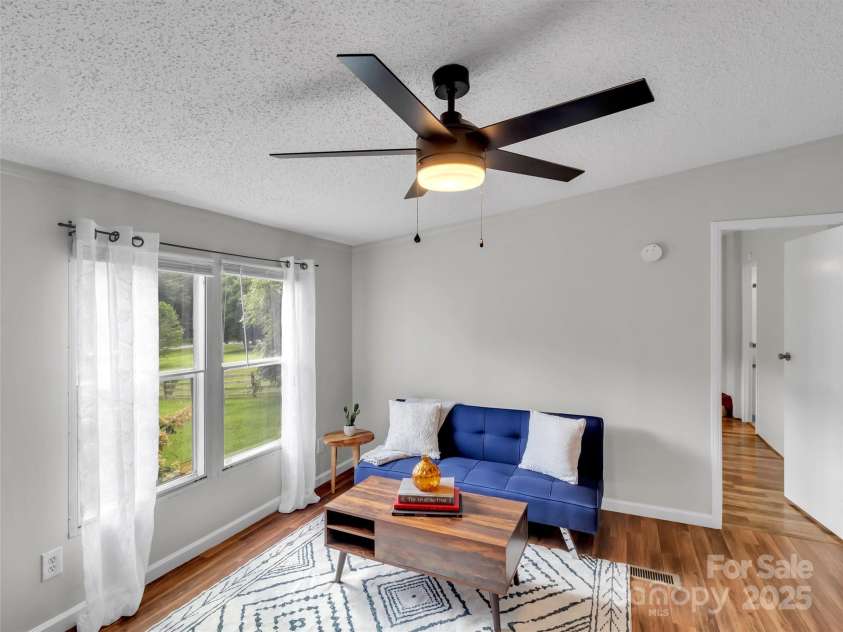 21 Crooked Trail, Canton, NC 28716.  MLS# CAR4293941, YatesRealty ID 33425. 