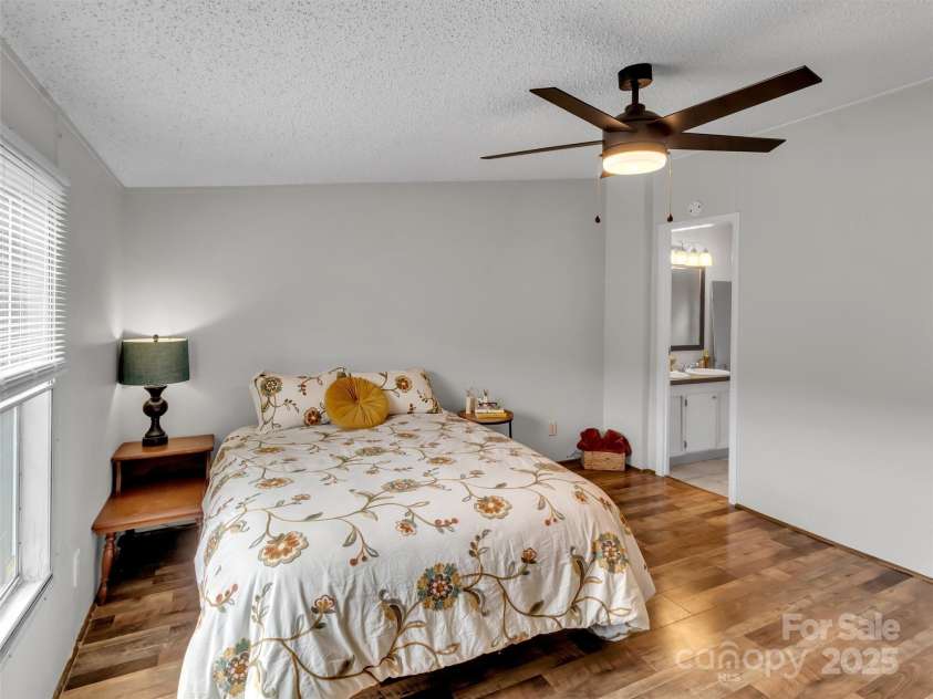21 Crooked Trail, Canton, NC 28716.  MLS# CAR4293941, YatesRealty ID 33425. 