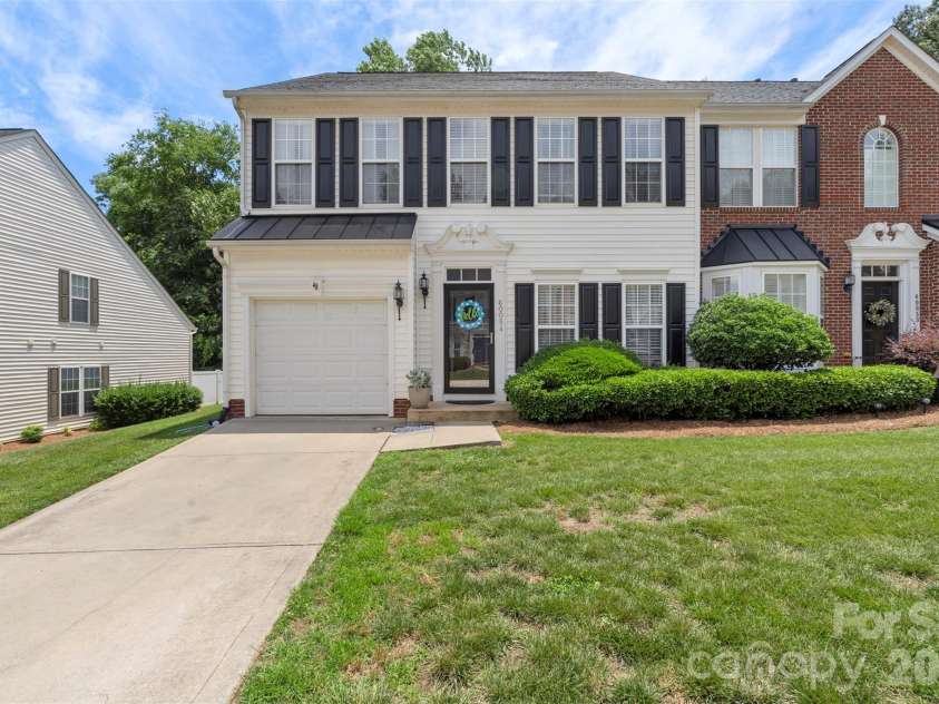 6005 Boathouse Lane, Cramerton, NC 28032.  MLS# CAR4396321, YatesRealty ID 33426. 