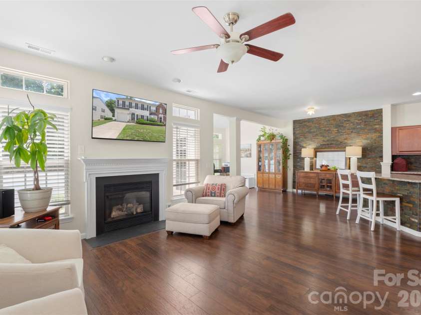 6005 Boathouse Lane, Cramerton, NC 28032.  MLS# CAR4396321, YatesRealty ID 33426. 