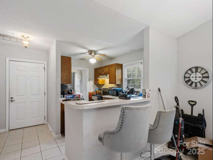 9435 Kings Falls Drive, Charlotte, NC 28210.  MLS# CAR4281452, YatesRealty ID 33426. 