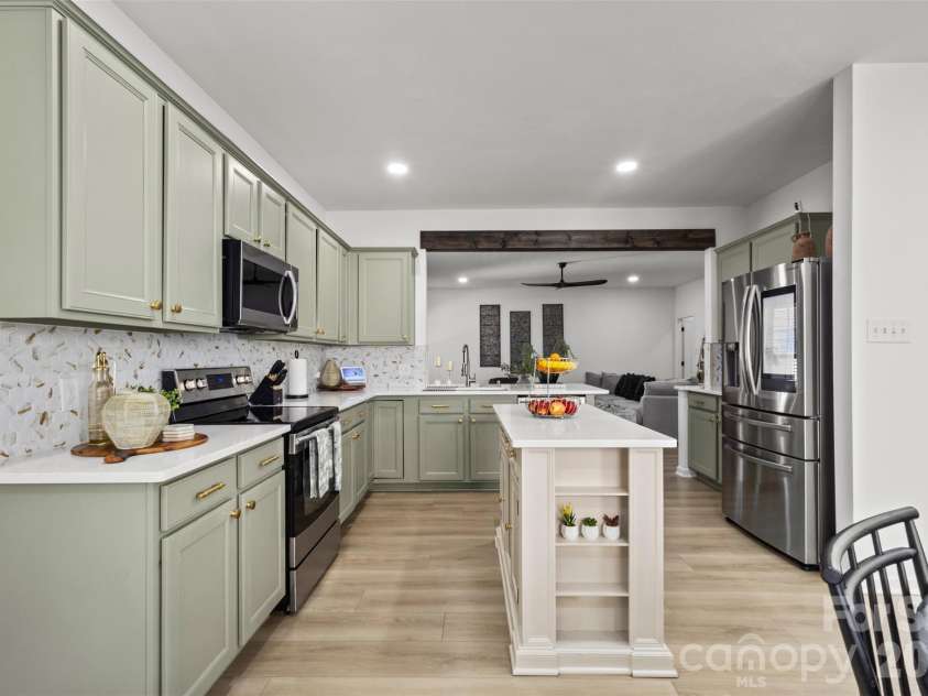 2066 Durand Road, Fort Mill, SC 29715.  MLS# CAR4397880, YatesRealty ID 33427. 