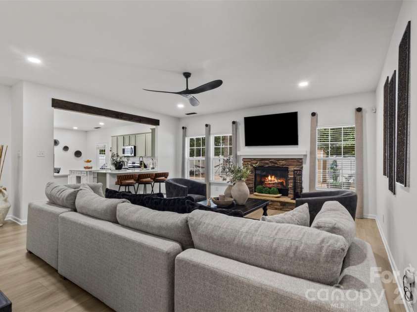 2066 Durand Road, Fort Mill, SC 29715.  MLS# CAR4397880, YatesRealty ID 33427. 