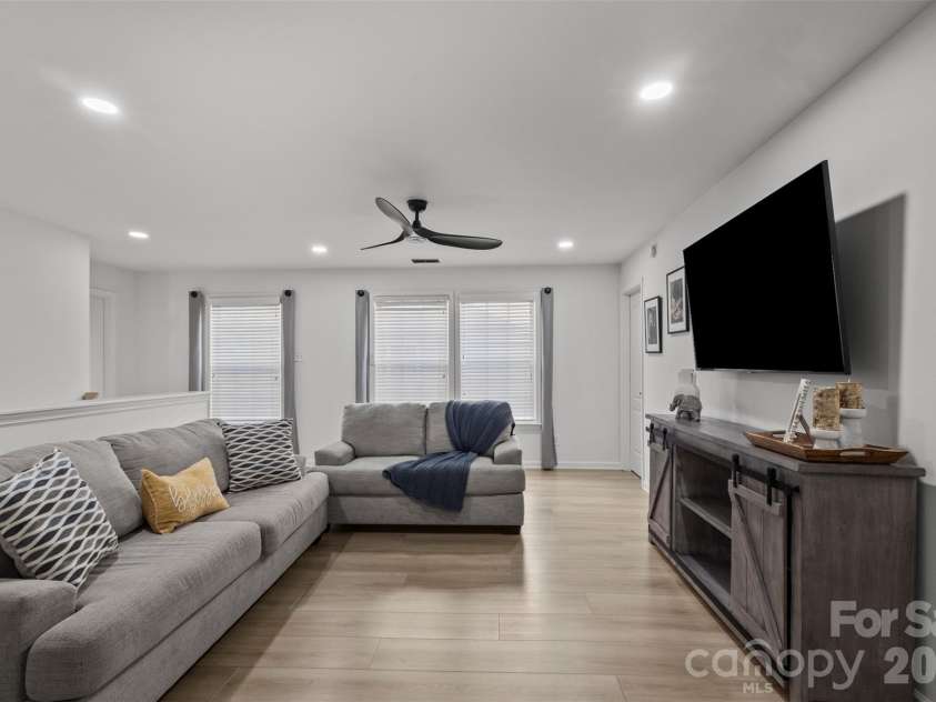 2066 Durand Road, Fort Mill, SC 29715.  MLS# CAR4397880, YatesRealty ID 33427. 