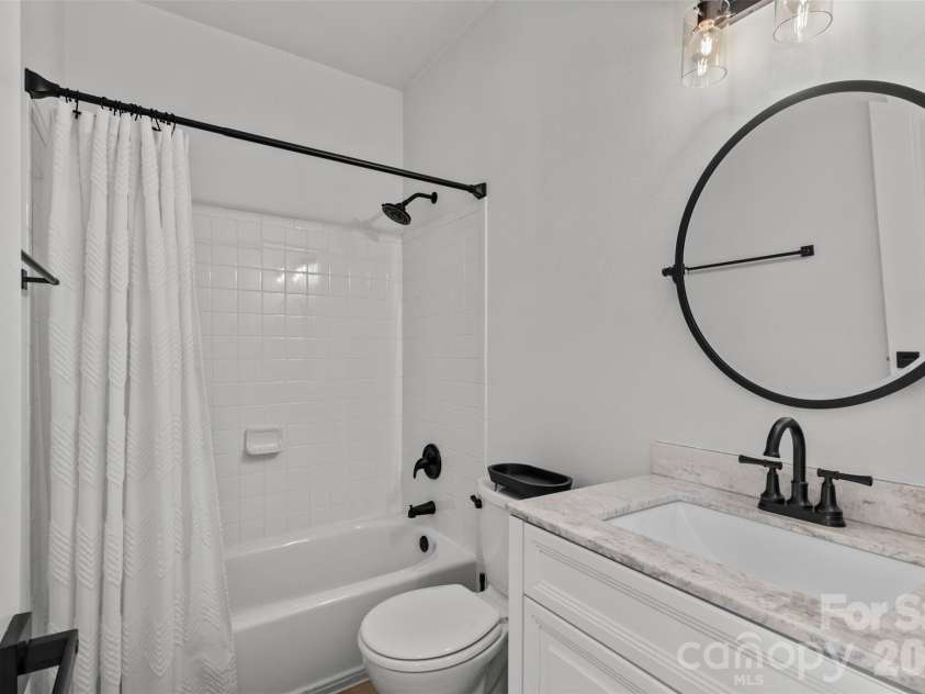 2066 Durand Road, Fort Mill, SC 29715.  MLS# CAR4397880, YatesRealty ID 33427. 