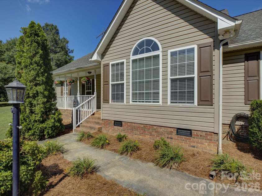 2436 Chester Highway, York, SC 29745.  MLS# CAR4397722, YatesRealty ID 33428. Entry walk