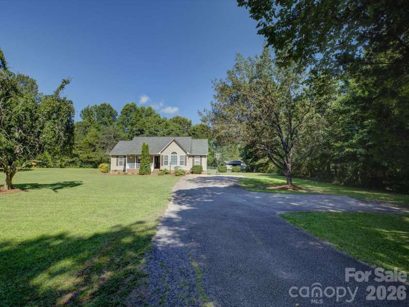 2436 Chester Highway, York, SC 29745.  MLS# CAR4397722, YatesRealty ID 33428. Large front yard