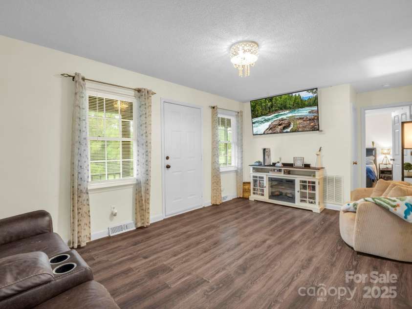 272 Washington Street, Forest City, NC 28043.  MLS# CAR4290118, YatesRealty ID 33428. 