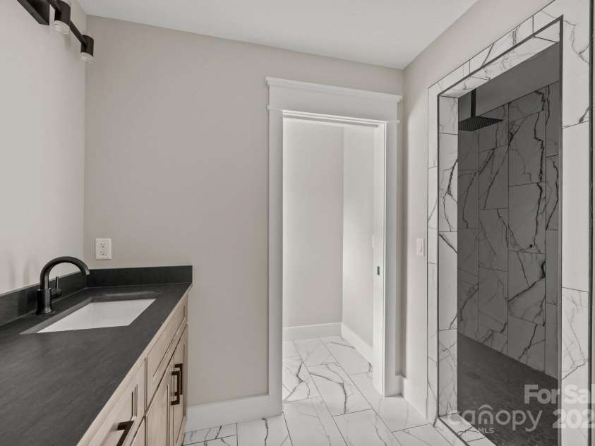 3 River Stone Trail, Asheville, NC 28805.  MLS# CAR4279056, YatesRealty ID 33429. 