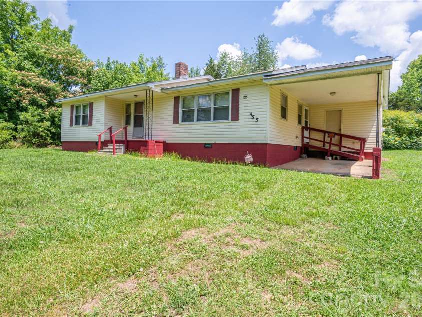 455 Huffman Road, Blacksburg, SC 29702.  MLS# CAR4393939, YatesRealty ID 33429. 