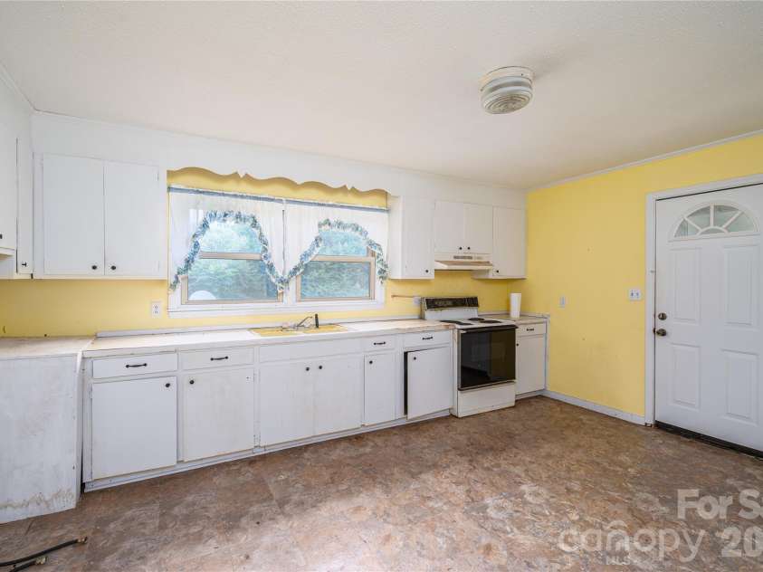 455 Huffman Road, Blacksburg, SC 29702.  MLS# CAR4393939, YatesRealty ID 33429. 