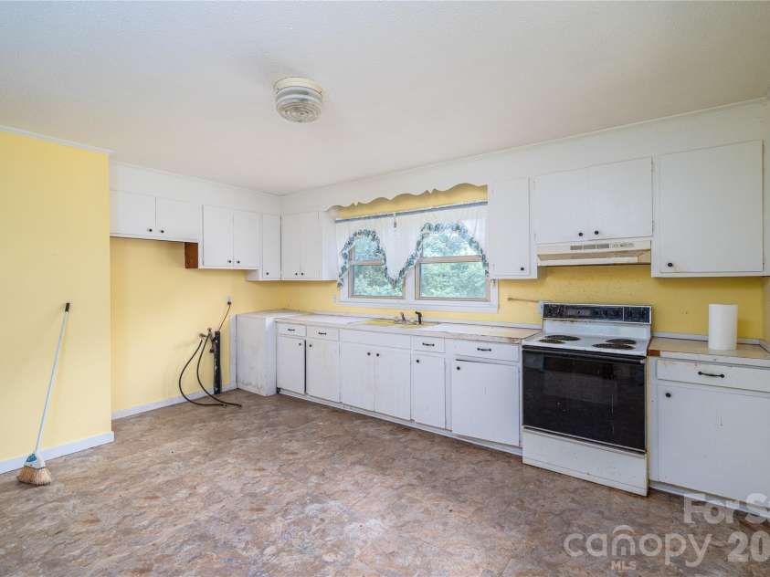 455 Huffman Road, Blacksburg, SC 29702.  MLS# CAR4393939, YatesRealty ID 33429. 