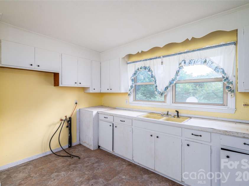 455 Huffman Road, Blacksburg, SC 29702.  MLS# CAR4393939, YatesRealty ID 33429. 