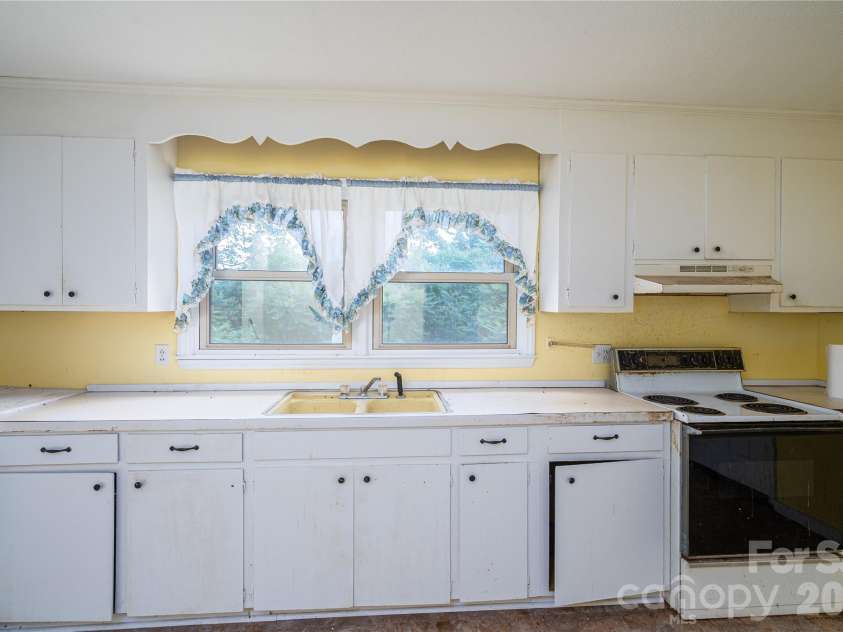 455 Huffman Road, Blacksburg, SC 29702.  MLS# CAR4393939, YatesRealty ID 33429. 
