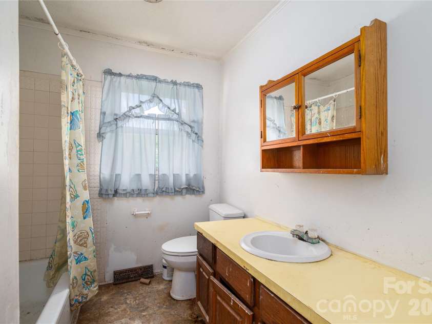 455 Huffman Road, Blacksburg, SC 29702.  MLS# CAR4393939, YatesRealty ID 33429. 