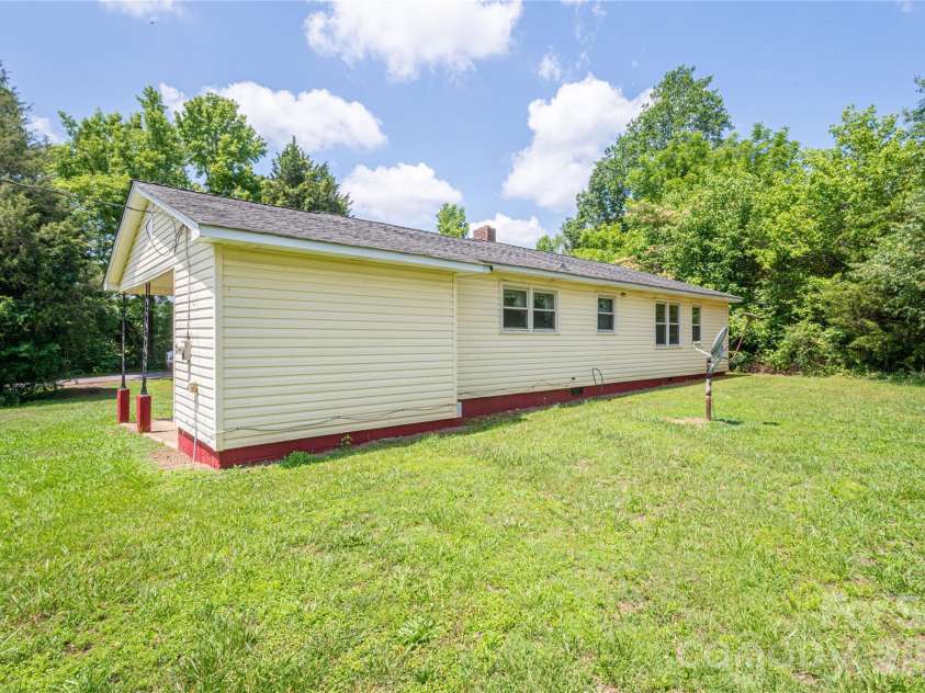 455 Huffman Road, Blacksburg, SC 29702.  MLS# CAR4393939, YatesRealty ID 33429. 