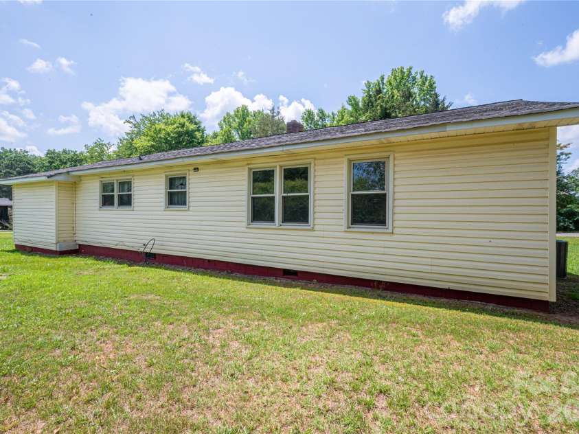 455 Huffman Road, Blacksburg, SC 29702.  MLS# CAR4393939, YatesRealty ID 33429. 