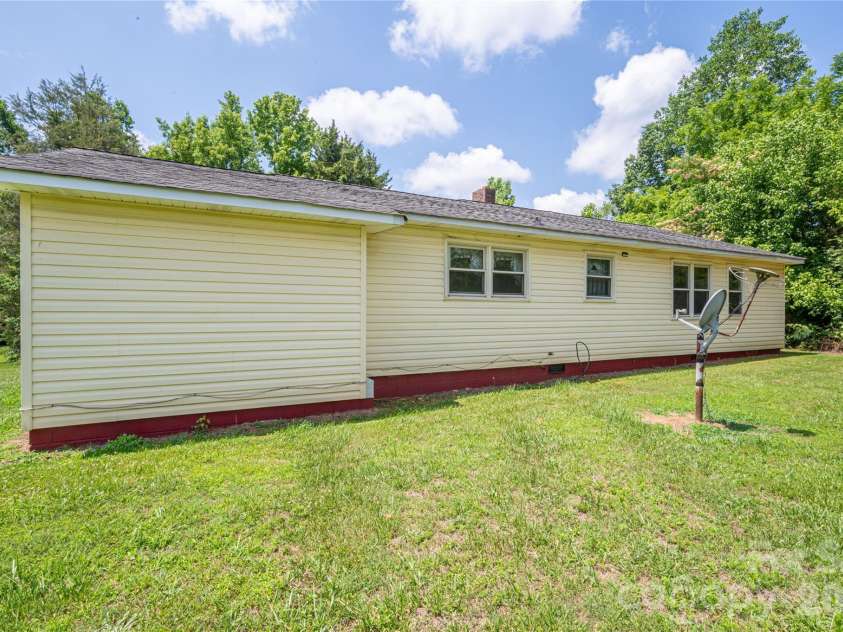 455 Huffman Road, Blacksburg, SC 29702.  MLS# CAR4393939, YatesRealty ID 33429. 