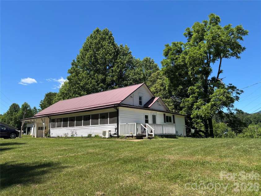 262 Blackberry Lane, Bakersville, NC 28705.  MLS# CAR4354357, YatesRealty ID 3343. 