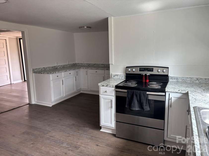 262 Blackberry Lane, Bakersville, NC 28705.  MLS# CAR4354357, YatesRealty ID 3343. 